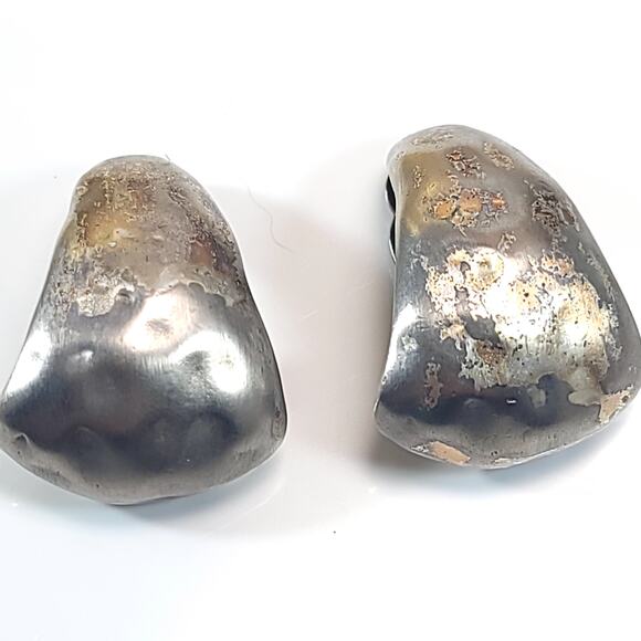 Vintage Metallic Silver Clip-On Earrings, Abstract Design, Mid Century Jewelry - Picture 1 of 10